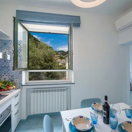Amalfi Coast Mareblu