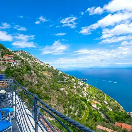 Amalfi Coast Mareblu